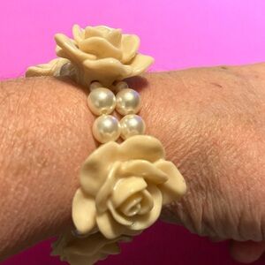 Pearl and Rose Stretch Bracelet